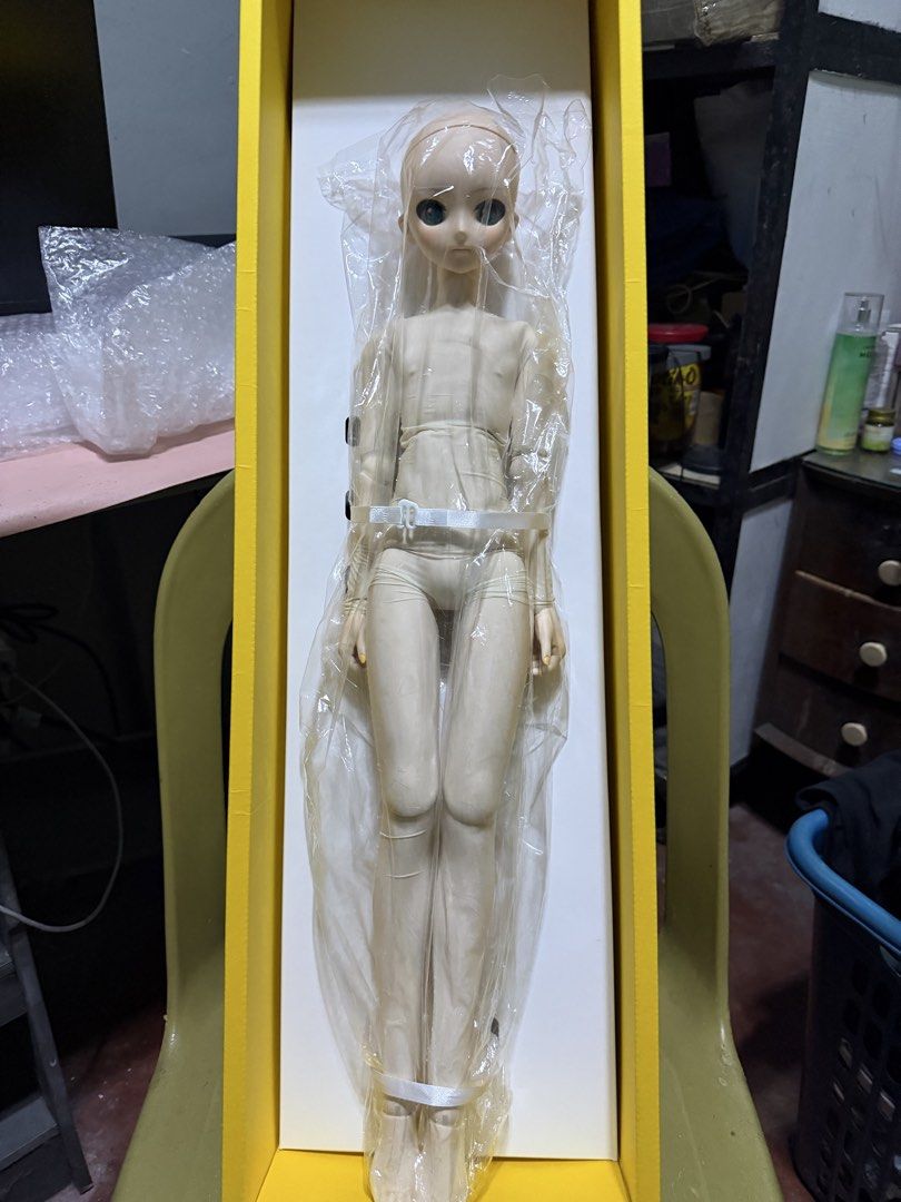 Volks Kagamine Len Reboot Doll (Category: Figurines & Statues) located in Marikina City. Submitted by misuko_souma27 (Listing ID 1470548468, Image 2). Description: - Item: Volks Kagamine Len Reboot Doll Set - Condition: Brand new, unopened box, wrapped in bubble wrap - Inclusions: Blank doll body, complete outfit set in plastic packaging, wig, shoes, and original yellow box - Perfect for: Vocaloid fans, collectors, and customizers - Price: Negoti