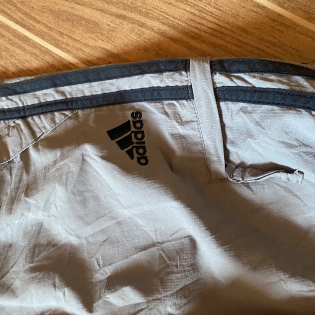 Vtg adidas Cargo capri pants (Category: Activewear) located in Paete. Submitted by fat.archives (Listing ID 1470475386, Image 2). Description: .