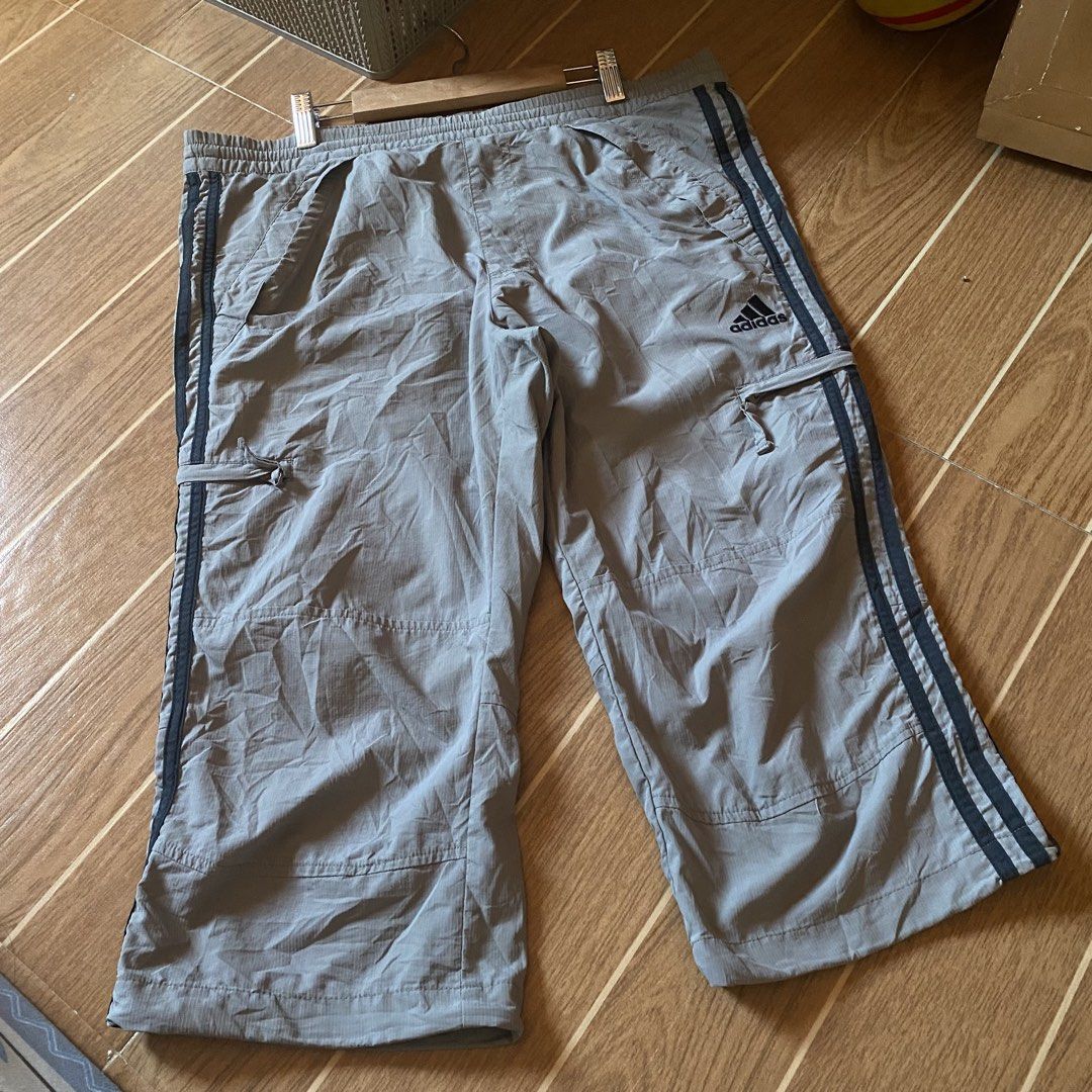Vtg adidas Cargo capri pants (Category: Activewear) located in Paete. Submitted by fat.archives (Listing ID 1470475386, Image 1). Description: .