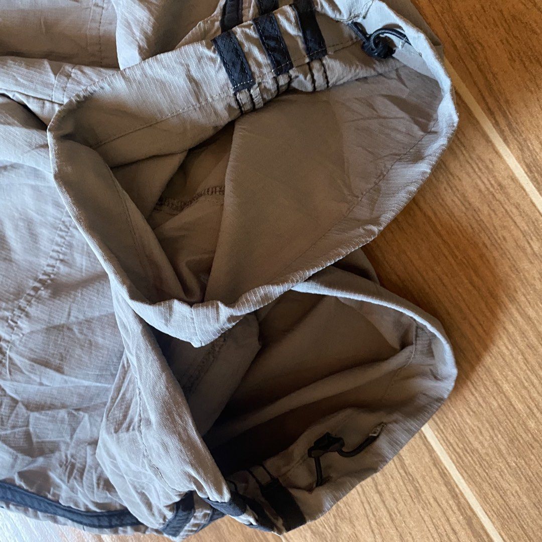Vtg adidas Cargo capri pants (Category: Activewear) located in Paete. Submitted by fat.archives (Listing ID 1470475386, Image 3). Description: .