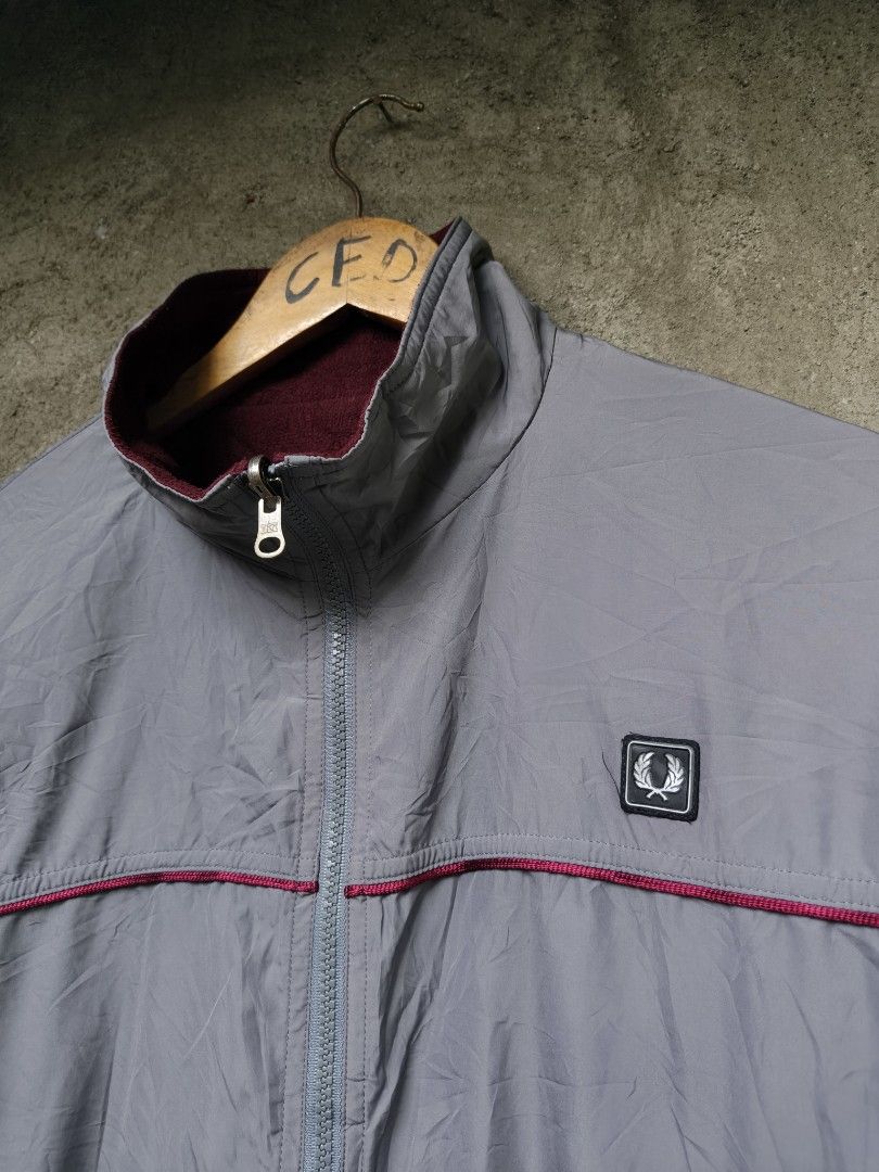 Vtg Fred Perry Reversible Jacket❄ (Category: Coats, Jackets and Outerwear) located in Puerto Princesa. Submitted by dripthrift99 (Listing ID 1470456350, Image 3). Description: Vtg Fred Perry Reversible Jacket❄ Large 24" Width 28" Length Excellent Condition No issue Loc: palawan.