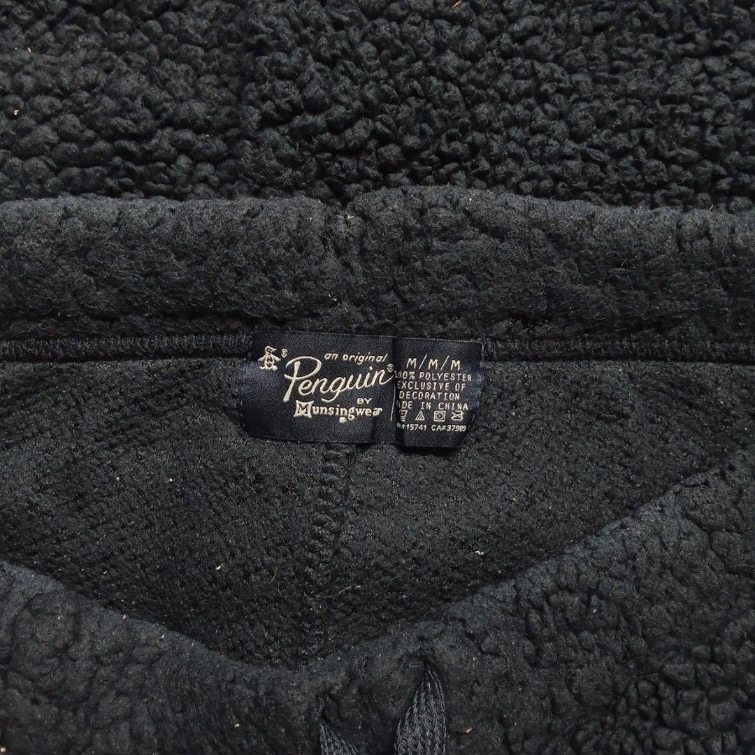 VTG PENGUIN PANTS (Category: Joggers) located in Manila. Submitted by push.cook (Listing ID 1470500995, Image 3). Description: NO ISSUE GOOD CONDI L:39 W:34 THIGH:13 HEM:5.