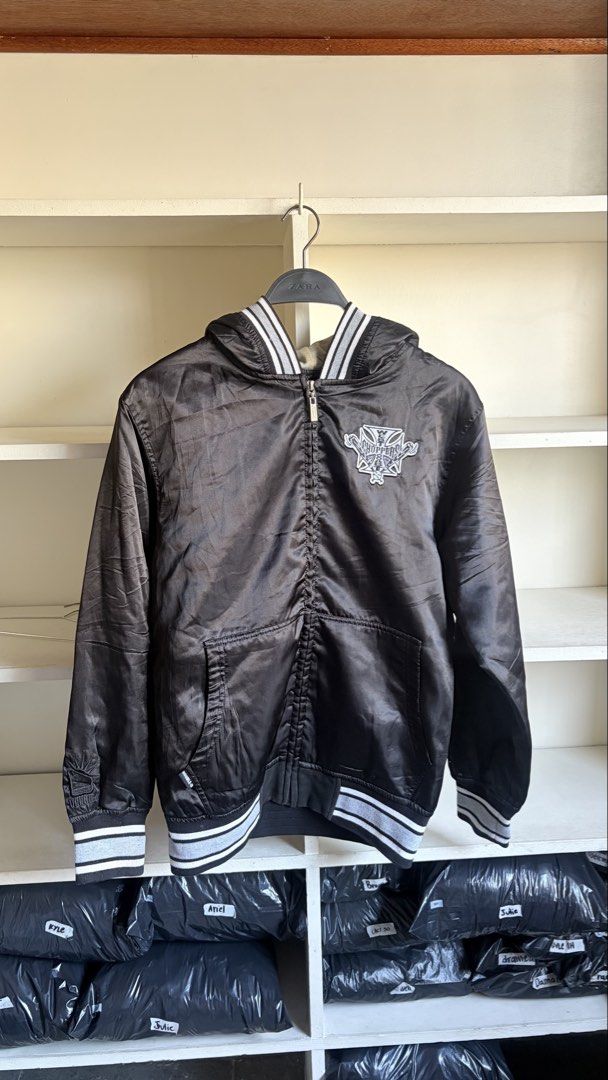 West Coast Choppers (Category: Coats, Jackets and Outerwear) located in Manila. Submitted by _revault (Listing ID 1470521875, Image 1). Description: .