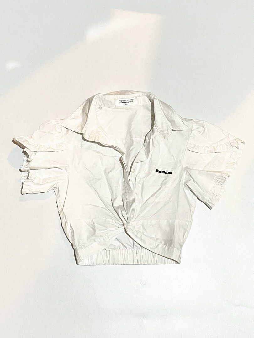 White collared button-up blouse (Category: Others Tops) located in Trece Martires City. Submitted by serenique_wear (Listing ID 1470428479, Image 1). Description: ⋆˚꩜｡⋆ xs-semi m | romance of girl ⋆˚꩜｡⋆ it can be used as bolero ⋆˚꩜｡⋆ mine — ₱99.