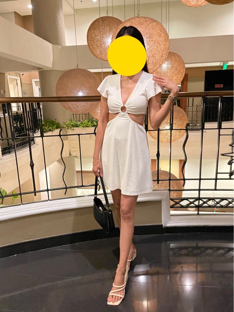 White dress (Category: Dresses) located in Muntinlupa City. Submitted by imdonn (Listing ID 1470529525, Image 1). Description: .