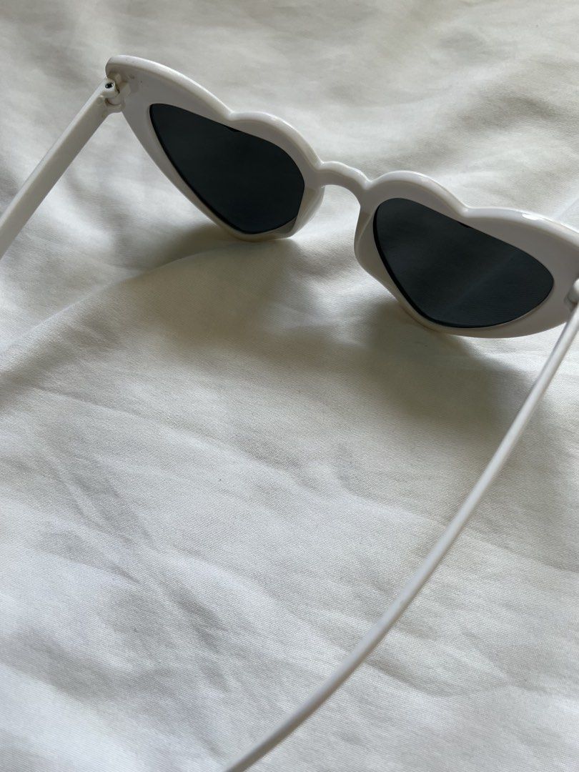 White Heart Shaped Sunglasses (Category: Sunglasses & Eyewear) located in Muntinlupa City. Submitted by uniquepicks (Listing ID 1470417827, Image 2). Description: .