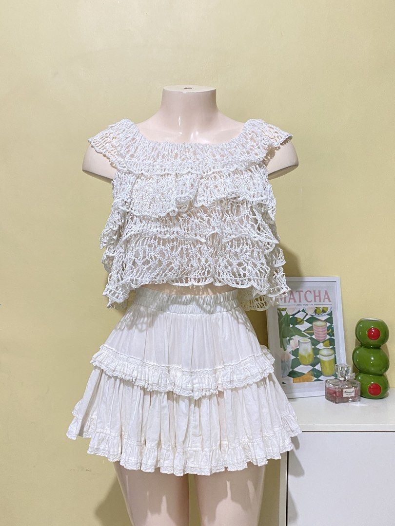 WHITE TIER CROCHET TOP (Category: Others Tops) located in Dasmarinas. Submitted by hannah.oakph (Listing ID 1470370643, Image 2). Description: .