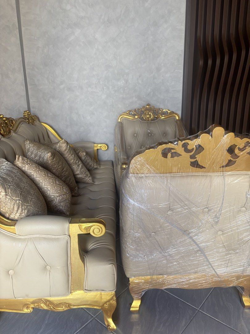 White Victorian Sofa Set (Category: Sofas) located in Manila. Submitted by kleideclutters (Listing ID 1470528934, Image 2). Description: • German Letter • Wood: Narra • Newly bought .