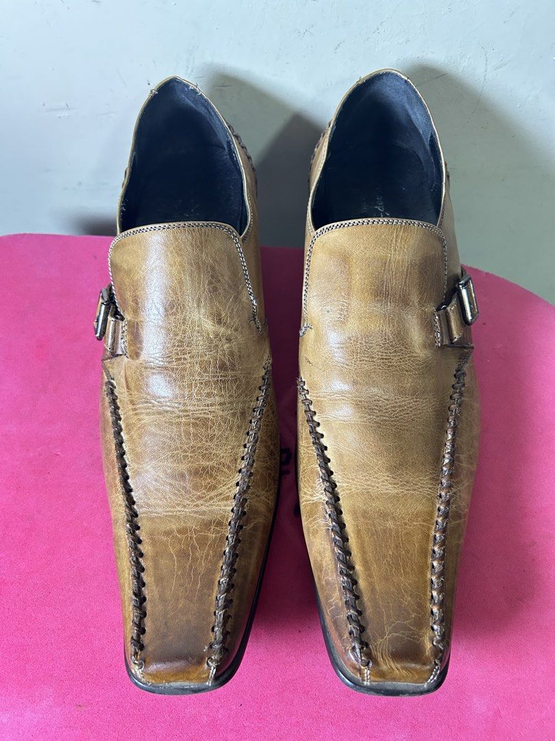Whoop de doo Leather Brown Shoes (Category: Dress Shoes) located in Quezon City. Submitted by jjsurplus_23 (Listing ID 1470490540, Image 2). Description: .