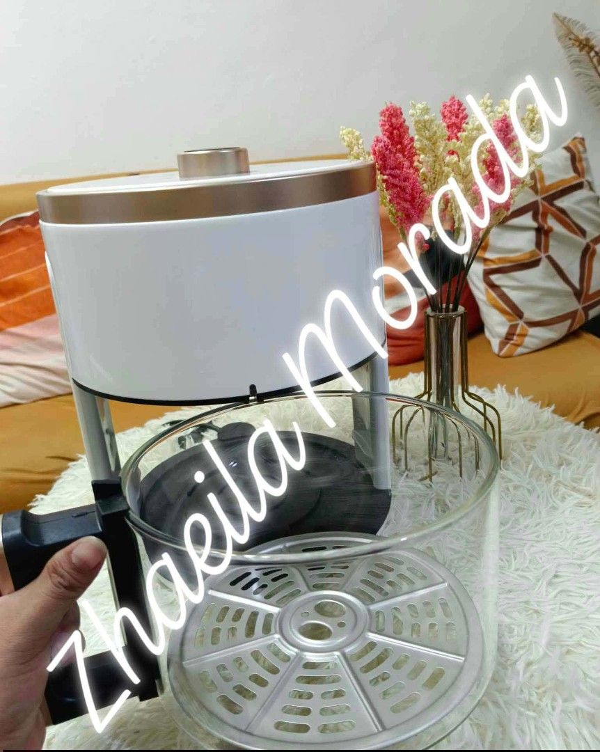 Wilson AIR FRYER 6L (Category: Fryers) located in Manila. Submitted by zhaeila23 (Listing ID 1470416401, Image 3). Description: MINE KA NA 💖 Onhand brandnew ‼️ WILSON AIR FRYER 6L WHITE & BLACK AVAILABLE P1,800 only ‼️ ✅Glass ✅6L ✅Non-sticky ✅OilLess ✅Visible.