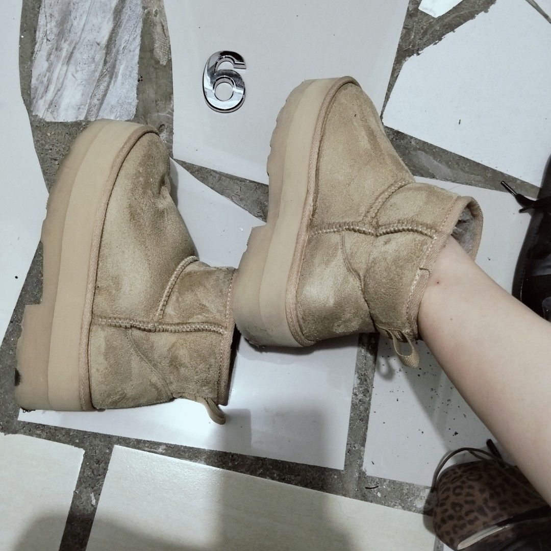 Winter Boots (Category: Boots) located in El Salvador. Submitted by francheskaukayukay (Listing ID 1470435625, Image 2). Description: .