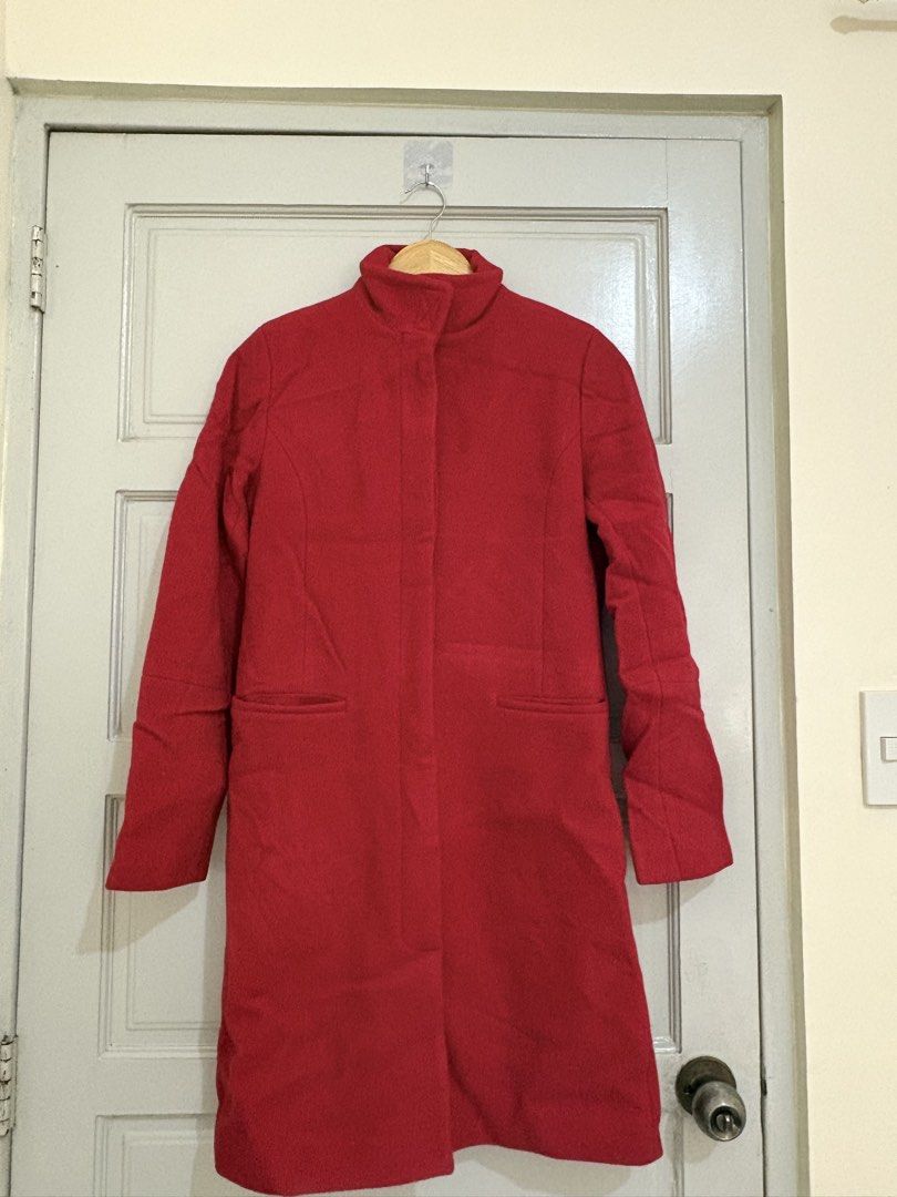 Winter Coat (Category: Coats, Jackets and Outerwear) located in Apalit. Submitted by minimaliztcloset (Listing ID 1470374311, Image 1). Description: .
