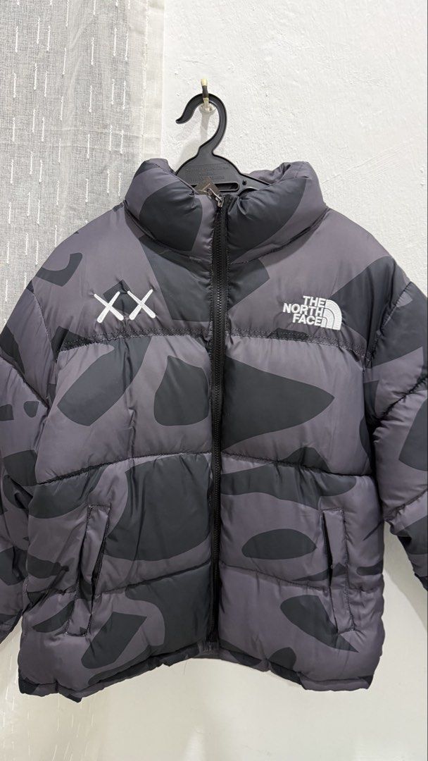 Winter Jacket (Category: Coats, Jackets and Outerwear) located in Shah Alam. Submitted by zoyadesya (Listing ID 1470509026, Image 2). Description: Unused, never worn Size L, but fits M better Grey/black camouflage design 📍 Self-pickup : Klang / Shah Alam DM me if interested 🫶🏻.