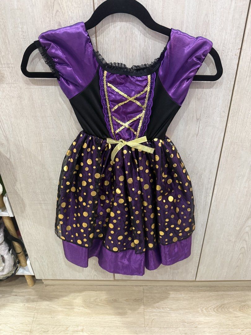 Witch Costume with hat includes (Category: Babies & Kids Fashion) located in Manila. Submitted by hantan1022 (Listing ID 1470390286, Image 2). Description: Size 110-120 Lightly used With hat *actual pictures posted.