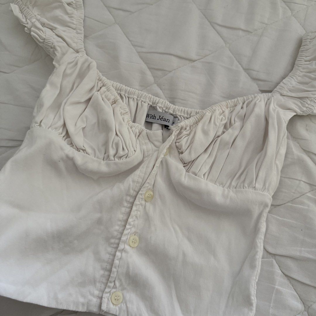 With Jean Remi Top (Category: Sleeveless) located in Davao. Submitted by aug_amari (Listing ID 1470354337, Image 3). Description: needs wash, w sign of use really pretty fit size fits xs-s fix 1k! :).