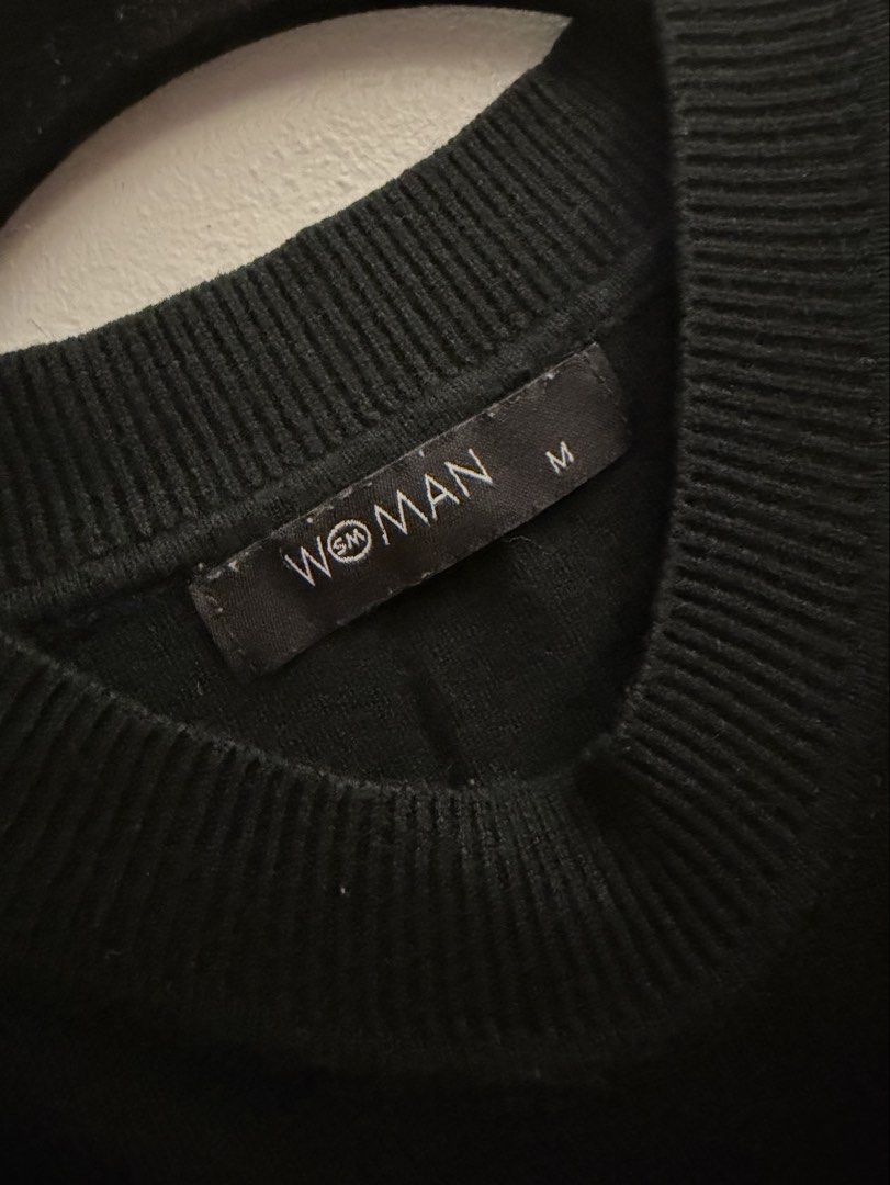 WOMAN SM Black Sleeveless Top Medium (Category: Sleeveless) located in Manila. Submitted by closetclearout.mnl (Listing ID 1470394227, Image 1). Description: Too big on me - medium - barely used it .