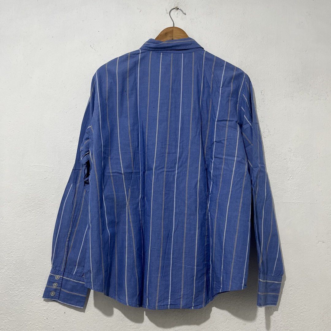 Women's Button Down Polo Long Sleeves [Large] (Category: Longsleeves) located in Quezon City. Submitted by jpsstore (Listing ID 1470446794, Image 3). Description: Size: Large Width: 23" Length: 26" Sleeve: 25" MOP: Gcash SHIPPING: J&t | Lalamove.