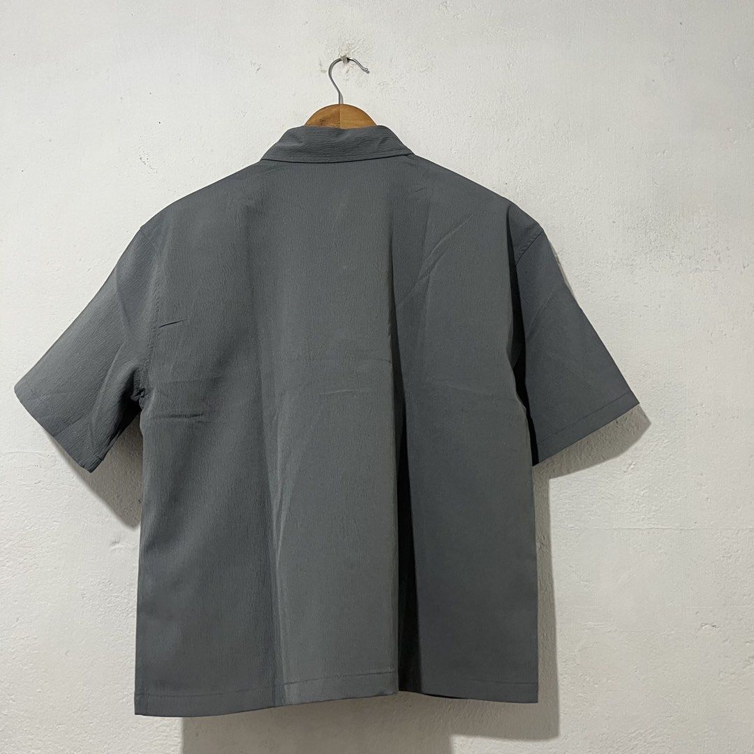 Women's Button Down Shirt [Medium] (Category: Shirts) located in Quezon City. Submitted by jpsstore (Listing ID 1470445611, Image 3). Description: Size: Medium Width: 21" Length: 22" No issue MOP: Gcash SHIPPING: J&t | Lalamove.