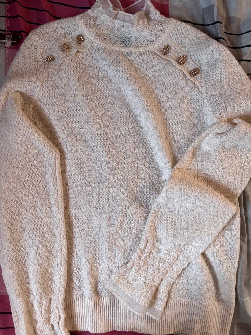WOMENS IVORY HIGH NECK KNIT PULLOVER SWEATER (Category: Longsleeves) located in Cabuyao City. Submitted by pauln_bt (Listing ID 1470365002, Image 1). Description: .
