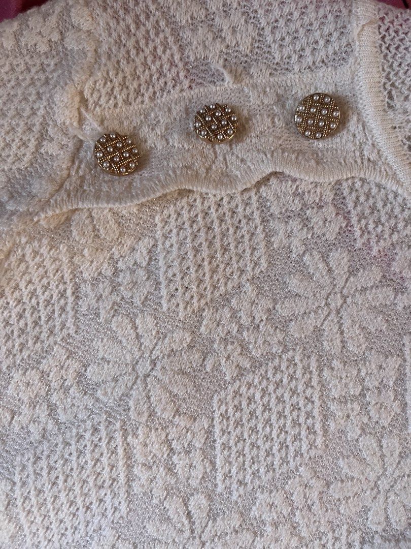 WOMENS IVORY HIGH NECK KNIT PULLOVER SWEATER (Category: Longsleeves) located in Cabuyao City. Submitted by pauln_bt (Listing ID 1470365002, Image 2). Description: .