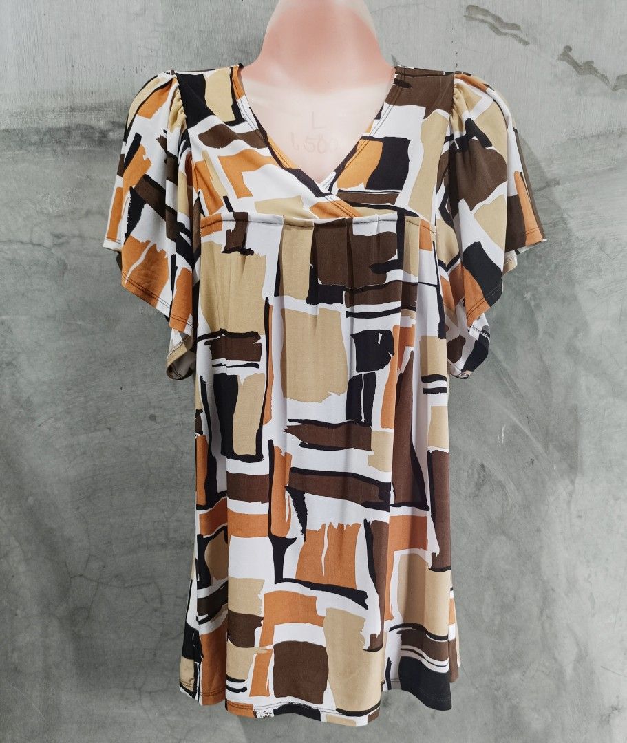 Womens Retro Design Loose Fit Blouse (Category: Blouses) located in Bacoor. Submitted by nineties_kid (Listing ID 1470410963, Image 2). Description: •==> Womens Retro Design Loose Fit Blouse Size: Small *Stretchable *Polyester/ Spandex fabric Color: Multi-colored Shoulder width: 13 inches (from seam to seam of shoulder) Sleeve length: 8 inches Blouse width: 19 inches Blouse length: 26 inches ______ -Modes Of Delivery: J&T/Lalamove/ LBC (Cash on P