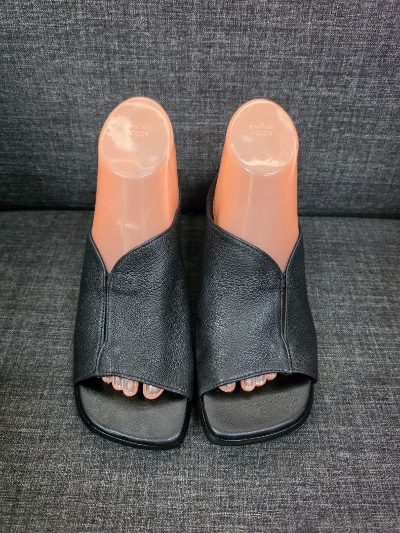 Womens Sandals (Category: Wedges) located in General Trias. Submitted by rb_collezione (Listing ID 1470410772, Image 1). Description: Likenew Condition.