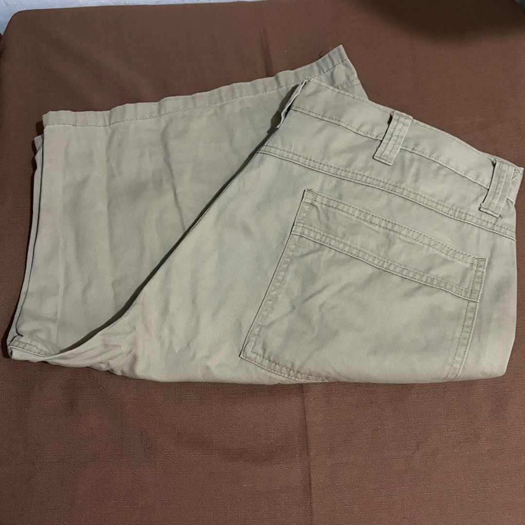 Wrangler Khaki Multi Pocket Cargo Shorts (Category: Shorts) located in Pagsanjan. Submitted by y2korn (Listing ID 1470538841, Image 2). Description: Wrangler Khaki Multi Pocket Cargo Shorts - 36 Waistline - 24 Inches Waistline - 13 Inches Leg Opening - Excellent Condition Mop - GCASH OR PAYMAYA Courier - J&T 📍Pagsanjan,Laguna ₱480 + sf.
