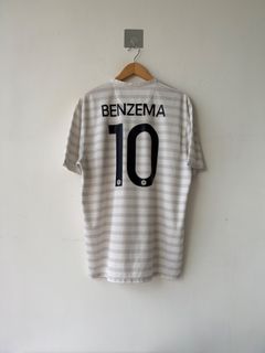 (Category: ) located in . Submitted by sundayfootballshirts (Listing ID 1470450499, Image 1). Description: .