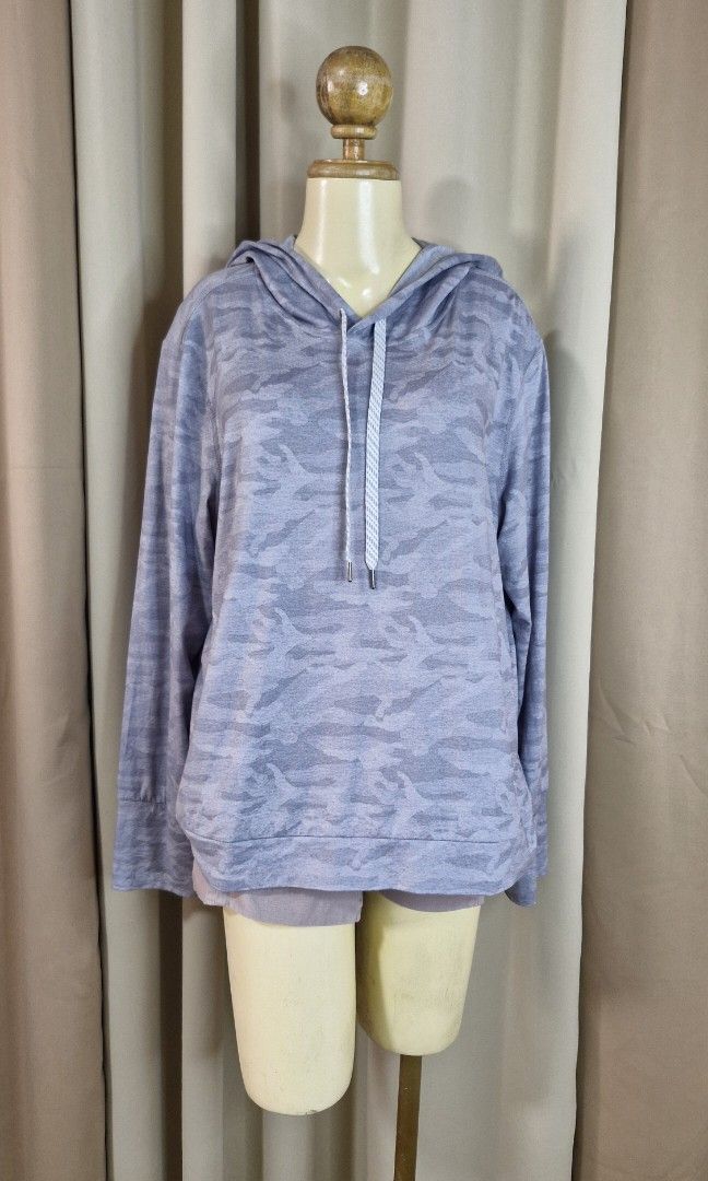XL: Soft Pullover/ Jacket (Category: Coats, Jackets and Outerwear) located in Calabanga. Submitted by deniseallyson (Listing ID 1470464932, Image 1). Description: .