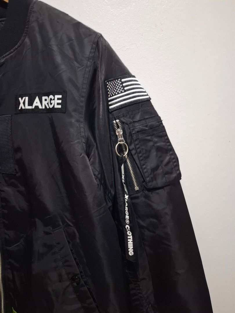 Xlarge bomber jacket med (Category: Coats, Jackets and Outerwear) located in Tarlac. Submitted by christopher.24 (Listing ID 1470402437, Image 2). Description: excellent condition legit.