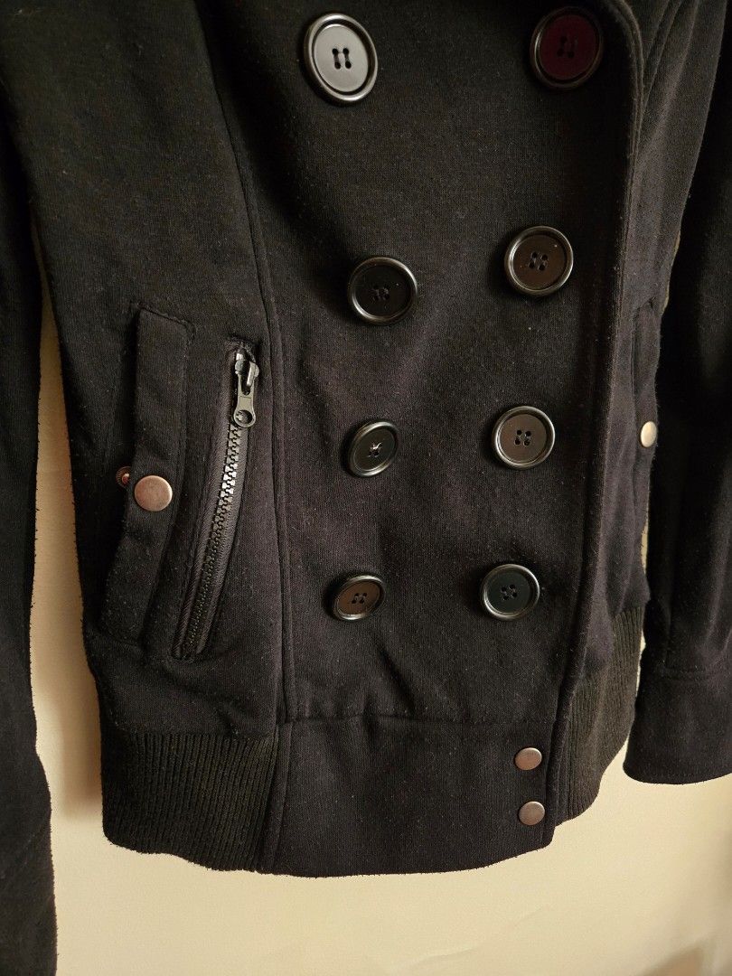XS thick warm jacket women (Category: Coats, Jackets and Outerwear) located in Manila. Submitted by chocomoose (Listing ID 1470382693, Image 2). Description: Size small sa tag but can fit XS For women Thick and warm pwede pang travel Parang cotton ang material. Not waterproof.