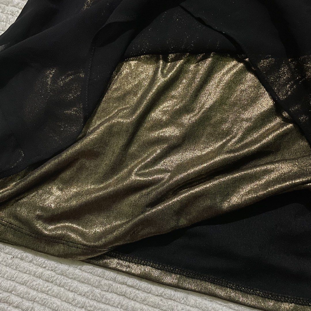 y2k / nightout top (Category: Sleeveless) located in San Quintin. Submitted by polasolah (Listing ID 1470519304, Image 2). Description: wash before use size: s jnt payment first gcash.