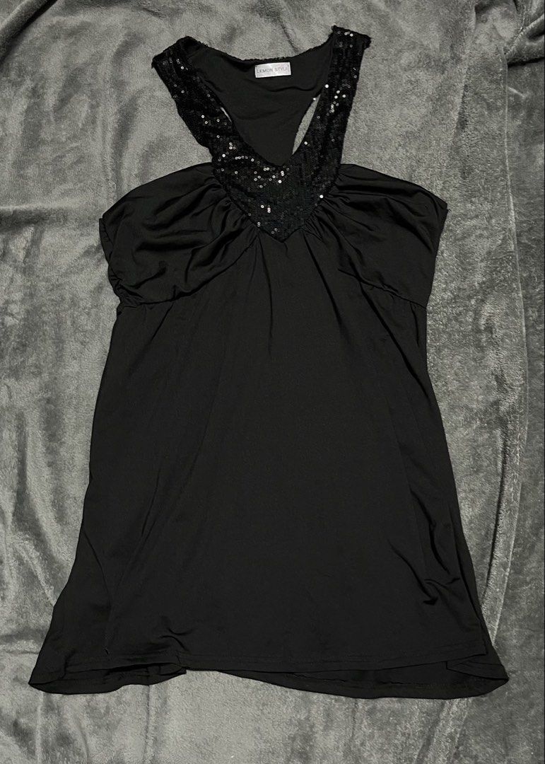 Y2K Beaded mini dress (Category: Dresses) located in Manila. Submitted by zeekroo.ph (Listing ID 1470424096, Image 1). Description: Brand: Lemon Style 10/10 condition Size Small-Med No issues/flaws Complete beads.