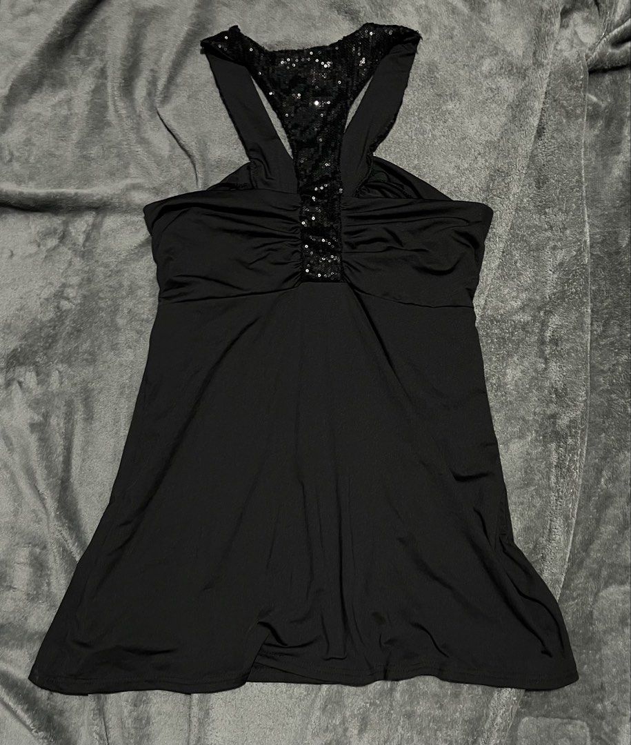 Y2K Beaded mini dress (Category: Dresses) located in Manila. Submitted by zeekroo.ph (Listing ID 1470424096, Image 2). Description: Brand: Lemon Style 10/10 condition Size Small-Med No issues/flaws Complete beads.
