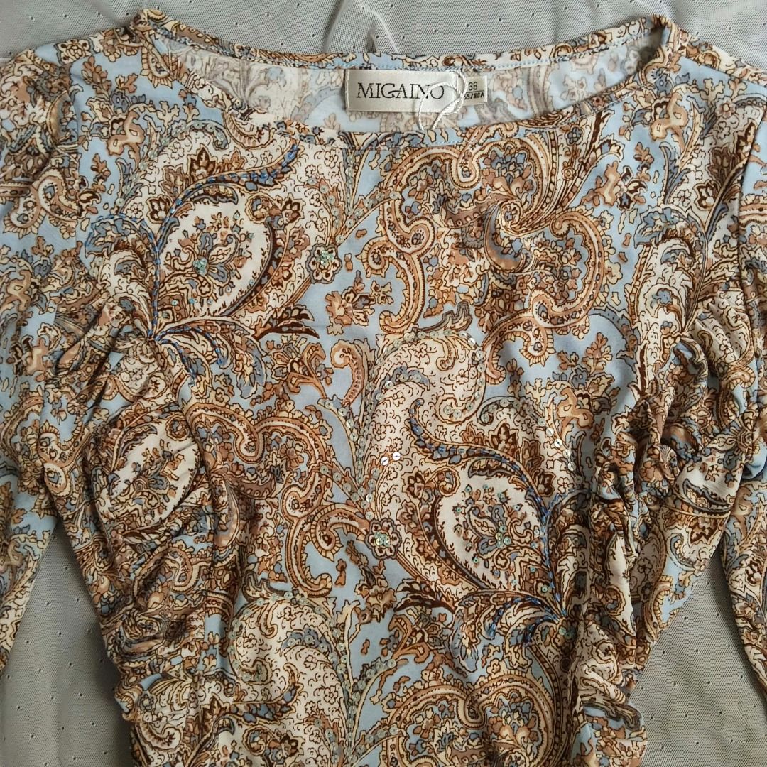 Y2K Blue Paisley Long Sleeve Top (Category: Longsleeves) located in Manila. Submitted by electricpetals (Listing ID 1470477243, Image 3). Description: - Could fit S-M - Top: Blue and brown paisley print, stretchy fabric, long sleeves .
