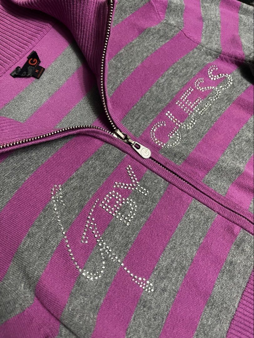 Y2k Guess (Category: Coats, Jackets and Outerwear) located in Rizal. Submitted by ryaa.x (Listing ID 1470545582, Image 2). Description: .
