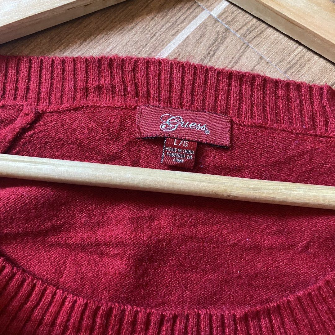 Y2k Guess red ribbed knitted longsleeve( (Category: Longsleeves) located in Paete. Submitted by fat.archives (Listing ID 1470471920, Image 3). Description: Minimal flaws lang mga lints natatanggal po sya.