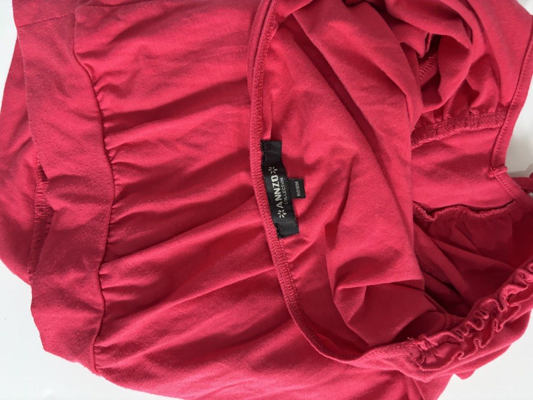 y2k halter top (Category: Sleeveless) located in Binan City. Submitted by byhiraeth (Listing ID 1470478561, Image 2). Description: -small to medium -no ww -very pretty but has rust stain -will only entertain offers since IM out of reply quota -loc is santa rosa, laguna.