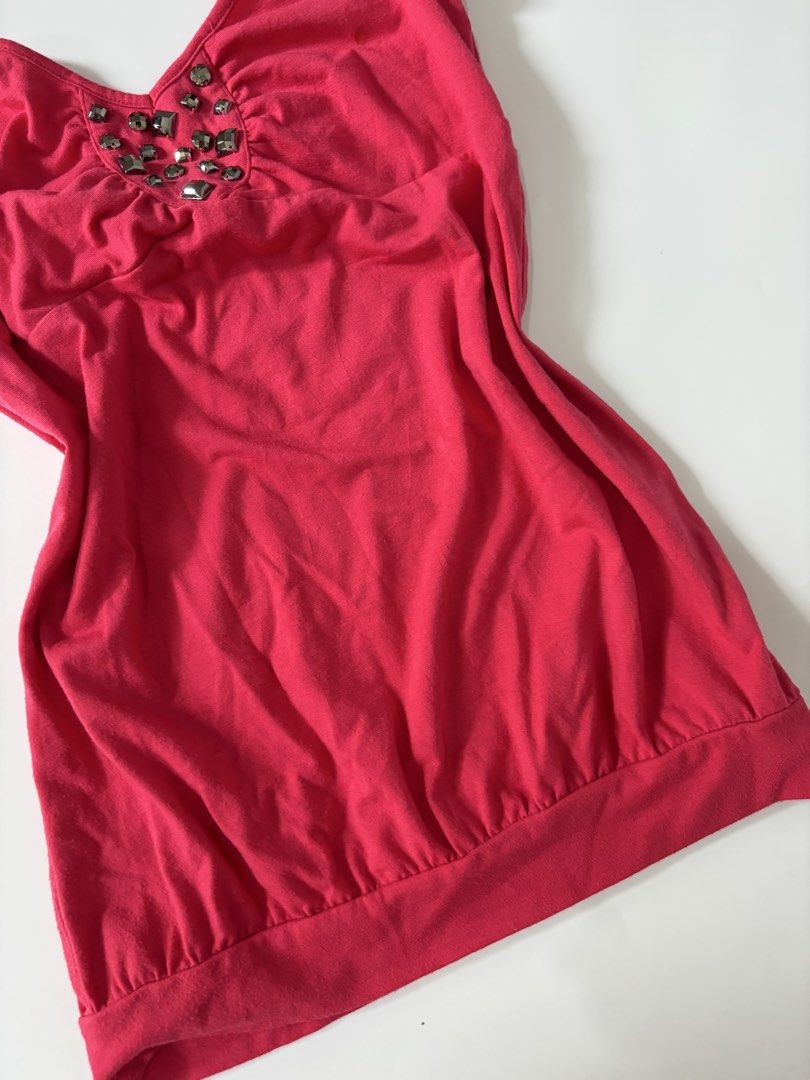 y2k halter top (Category: Sleeveless) located in Binan City. Submitted by byhiraeth (Listing ID 1470478561, Image 3). Description: -small to medium -no ww -very pretty but has rust stain -will only entertain offers since IM out of reply quota -loc is santa rosa, laguna.