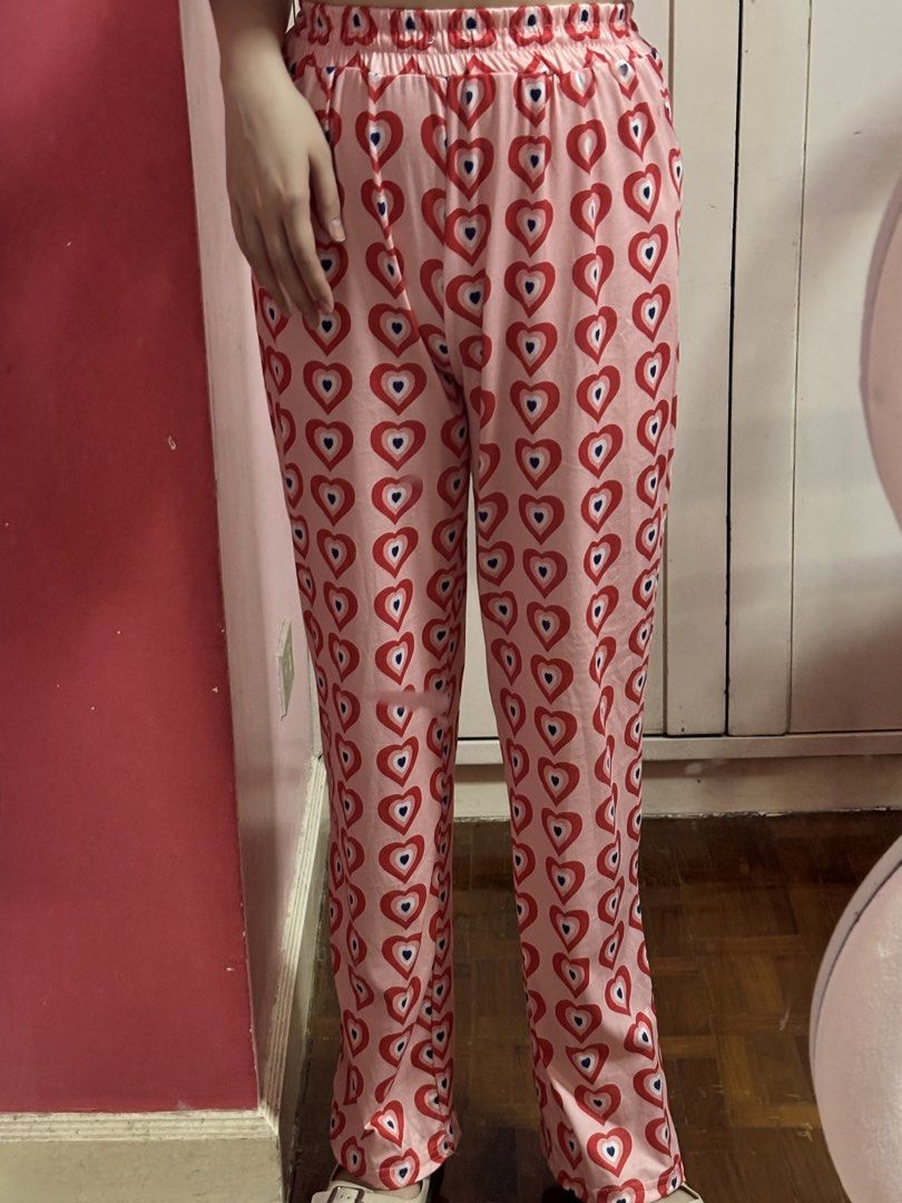 Y2K Heart Shaped Pants - Garterized (Category: Other Bottoms) located in San Juan City. Submitted by angel_aura_archive (Listing ID 1470430576, Image 2). Description: - Worn once - Issue: nawala ung tali nya pero garterized po sya - For your reference, my size is wasteline 30 and it can fit me and may allowance pa sya if stretched since garterized nmn - All of the details are here n po so pls matuto po magbasa and no to low bailers!! I can give d