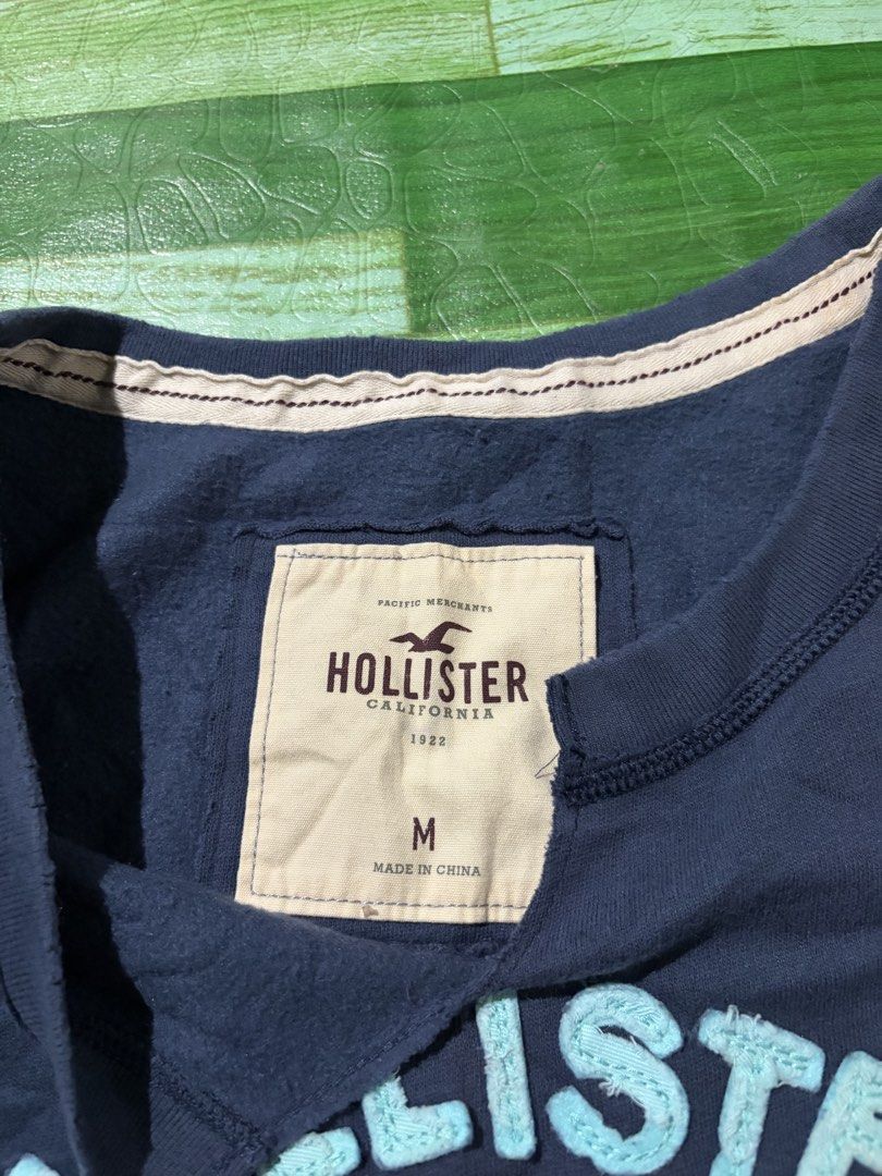 y2k hollister (Category: Longsleeves) located in Santa Rosa. Submitted by jeremydeas56388 (Listing ID 1470533542, Image 3). Description: size small and medium no issue offer.