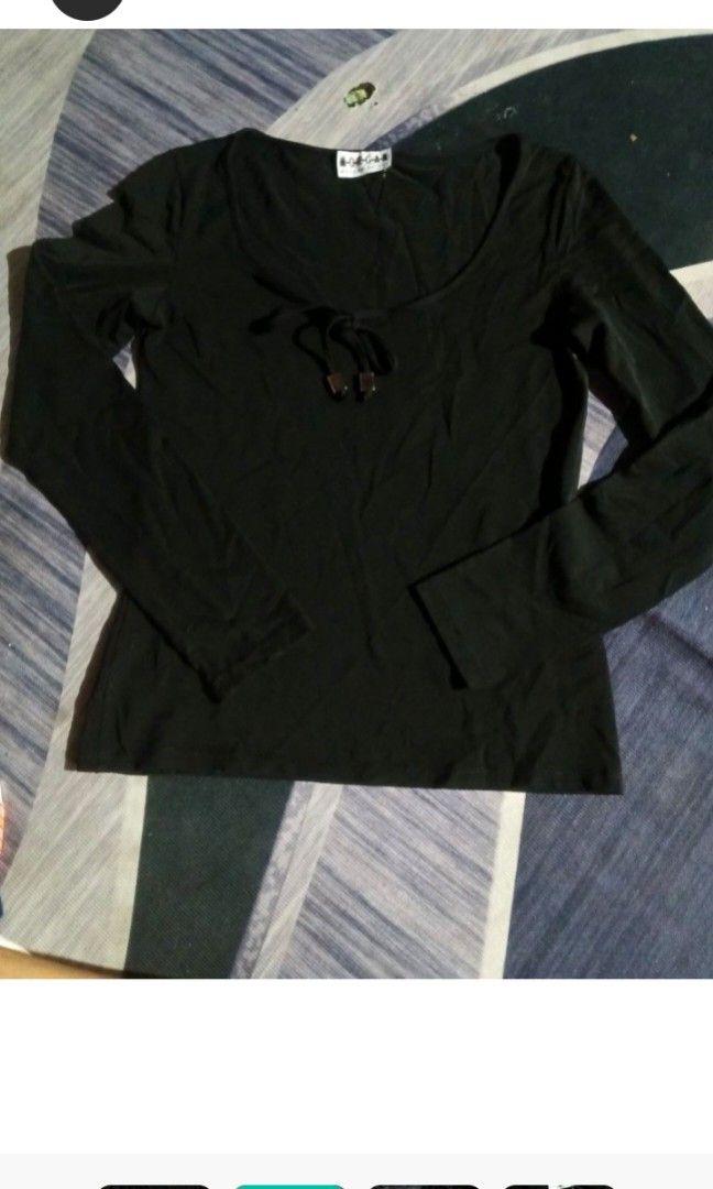 Y2K MORGAN DE TOI (Category: Longsleeves) located in Manila. Submitted by icamalicdem29 (Listing ID 1470394940, Image 2). Description: .