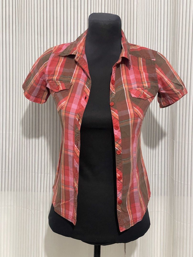 Y2K Mossimo Plaid Button Up Polo Top (Category: Others Tops) located in Tuguegarao City. Submitted by ziggerryy (Listing ID 1470519085, Image 2). Description: No flaws. No holes. Fits XXS-XS.