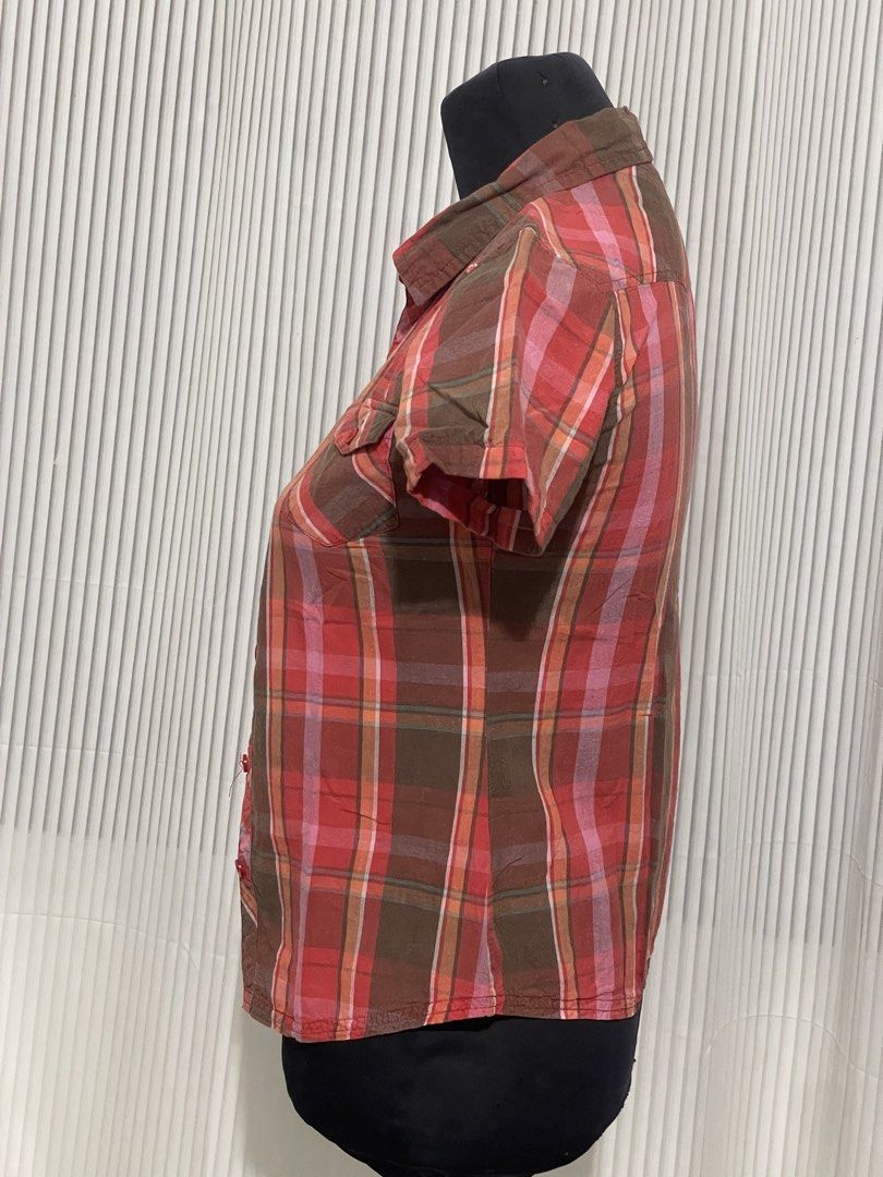 Y2K Mossimo Plaid Button Up Polo Top (Category: Others Tops) located in Tuguegarao City. Submitted by ziggerryy (Listing ID 1470519085, Image 3). Description: No flaws. No holes. Fits XXS-XS.