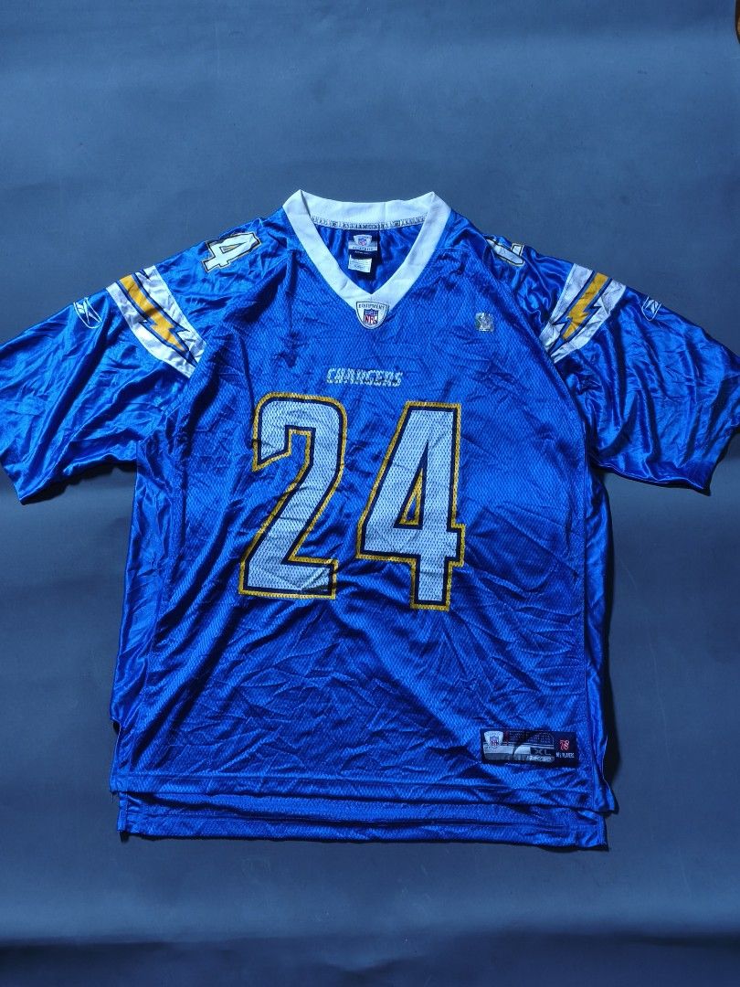 Y2K NFL JERSEY MATHEWS (Category: Tshirts & Polo Shirts ) located in Toledo. Submitted by thejosepharchiveonig (Listing ID 1470500245, Image 1). Description: 26W | 31-34L issue: cracks need wash.