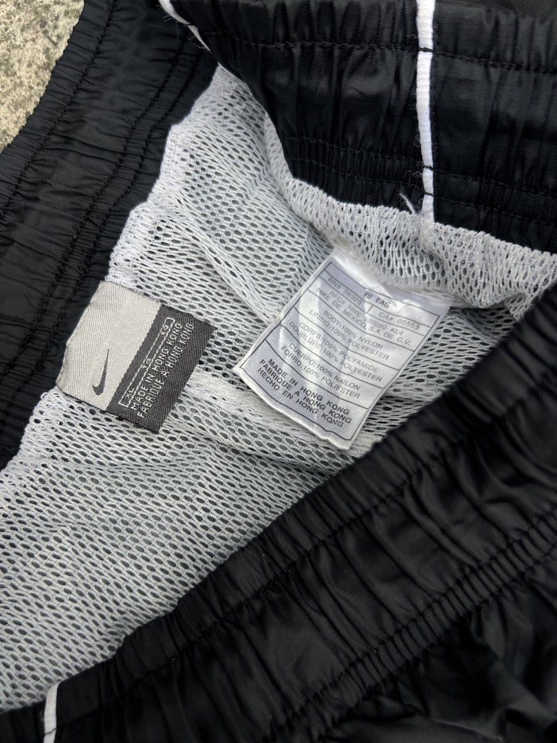 Y2k Nike Trackpants 2Lines (Category: Activewear) located in Manila. Submitted by jamesgrefi35527 (Listing ID 1470487082, Image 3). Description: Dm.