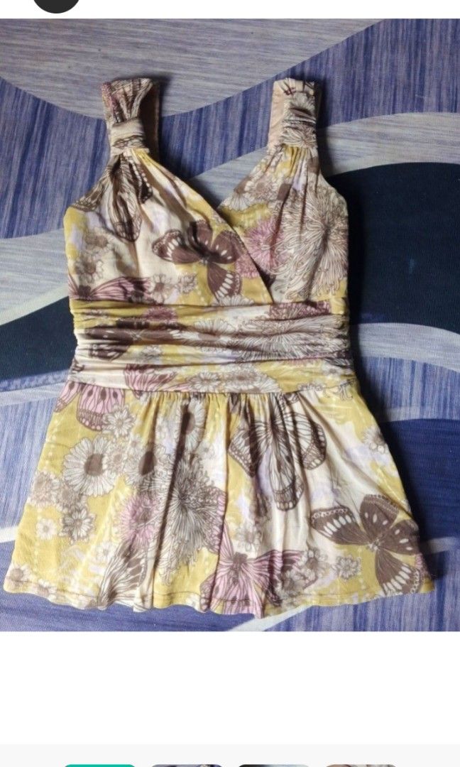 Y2K VINTAGE BUTTERFLY TOP (Category: Blouses) located in Manila. Submitted by icamalicdem29 (Listing ID 1470395160, Image 1). Description: .