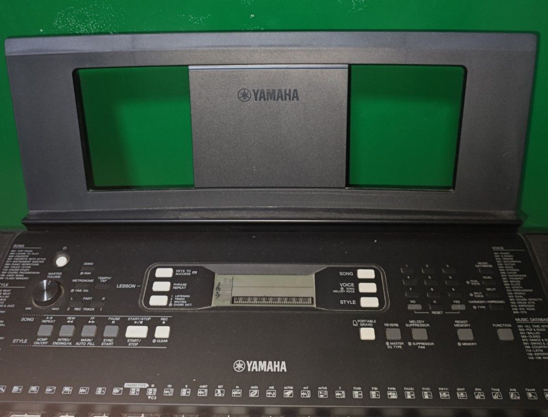 Yamaha PSR-E363 Portable Electronic Keyboard with Stand (Category: Musical Instruments) located in Iloilo. Submitted by teezeewhyyy (Listing ID 1470444904, Image 2). Description: - Complete set: Yamaha digital keyboard with sturdy adjustable double-X metal stand and music rest included - Clear display: Center LCD screen shows staff notation and note positions in real-time - Great sound: Built-in speakers located on the upper left and right sides 