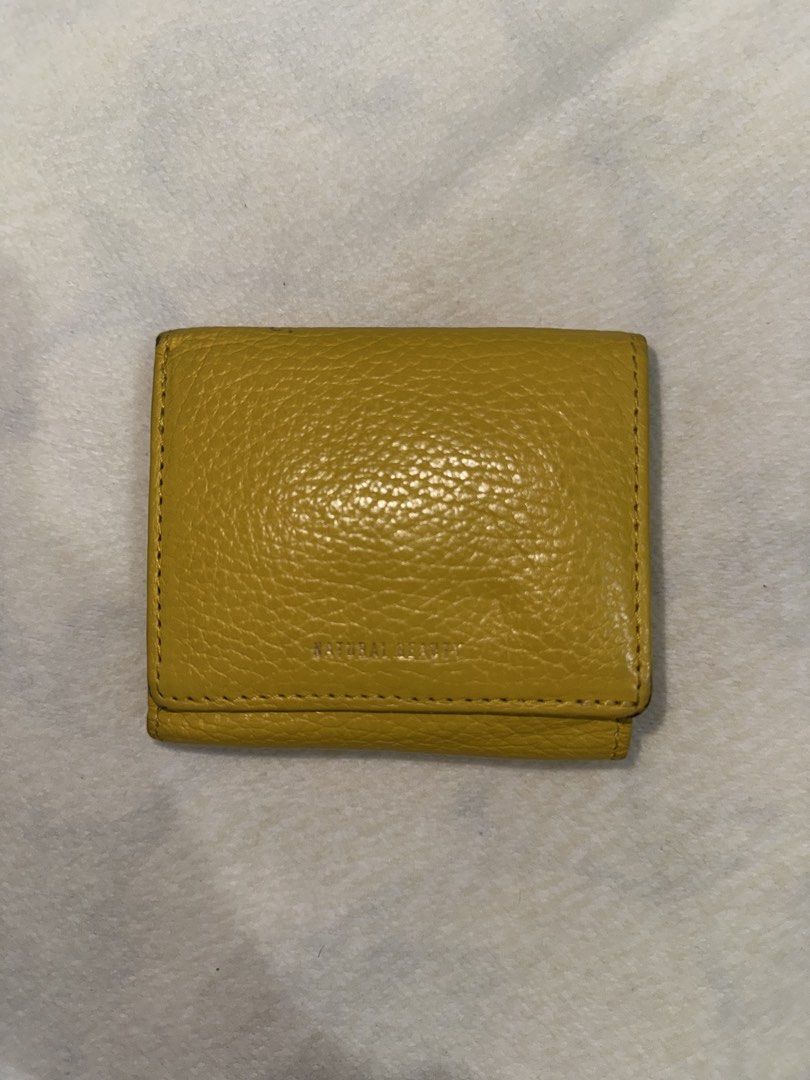 Yellow Natural Beauty Wallet (Category: Wallets & Card holders) located in Daet. Submitted by sbcookieee (Listing ID 1470502405, Image 1). Description: .