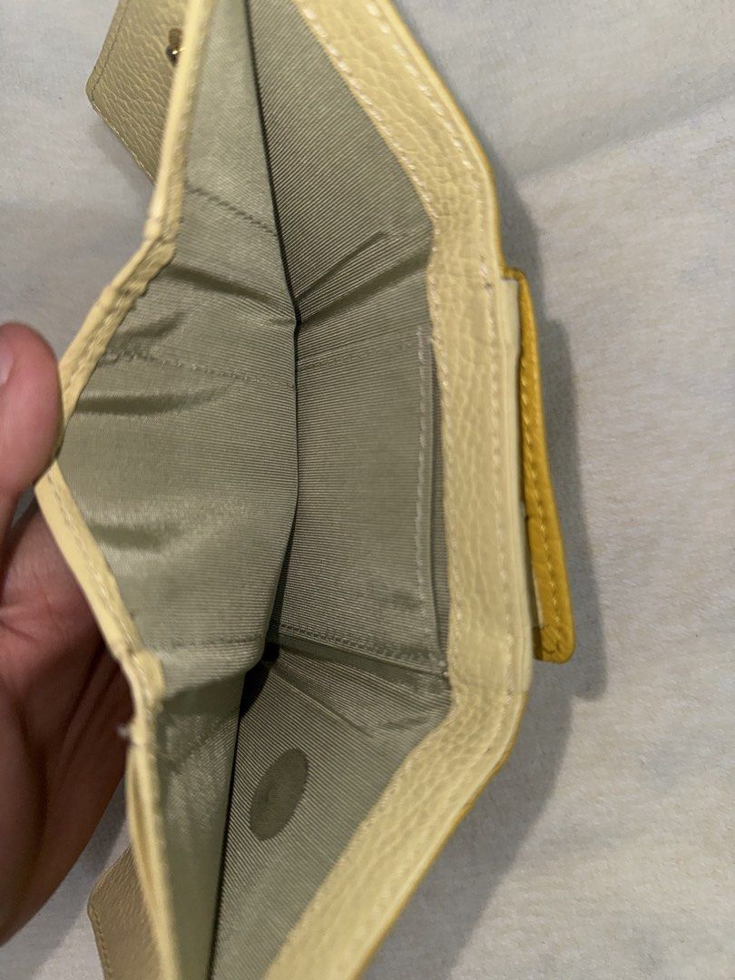 Yellow Natural Beauty Wallet (Category: Wallets & Card holders) located in Daet. Submitted by sbcookieee (Listing ID 1470502405, Image 3). Description: .
